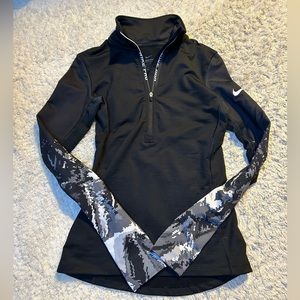 NIKE Pro Hyper Warm Women’s Half Zip